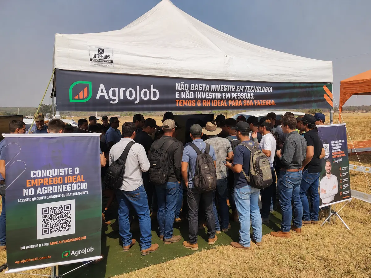 Agrojob acquisition operation for rural workers in the agribusiness market